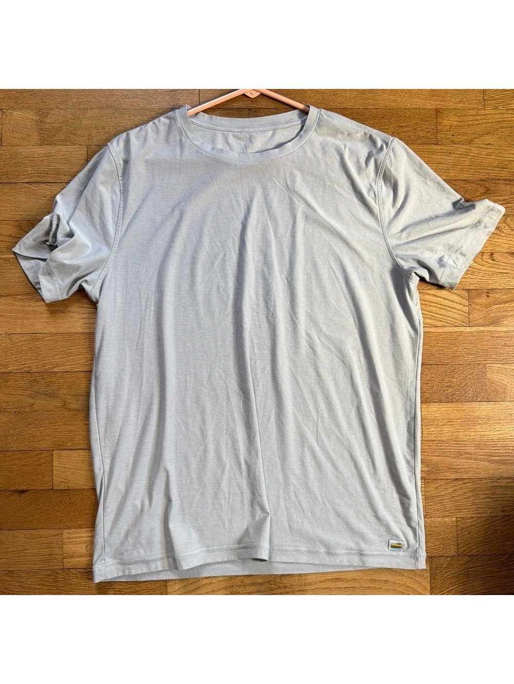 Large - Men - Vuori Light Gray Short Sleeve T-Shirt